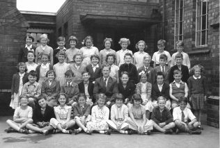 TREDWORTH SCHOOL abt 1955 with the teacher Mr Lewis | R Sandford